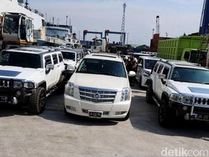 Mobil Mewah Disita KPK dari Bupati HST: Serba Putih dan Nopol 232 Mobil Mewah Disita KPK dari Bupati HST: Serba Putih dan Nopol 232