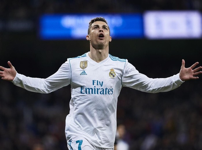 MADRID, SPAIN - MARCH 18: Cristiano Ronaldo of Real Madrid CF celebrates scoring their second goal during the La Liga match between Real Madrid CF and Girona FC at Estadio Santiago Bernabeu on March 18, 2018 in Madrid, Spain. (Photo by Gonzalo Arroyo Moreno/Getty Images)