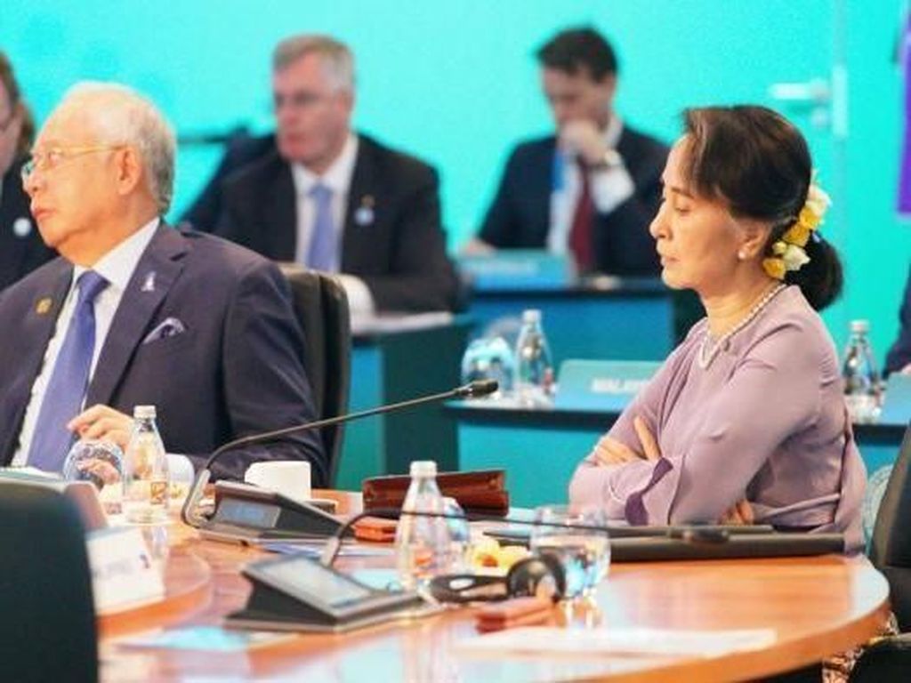 PM Malaysia Kritik Keras Aung San Suu Kyi Soal Rohingya PM Malaysia Kritik Keras Aung San Suu Kyi Soal Rohingya