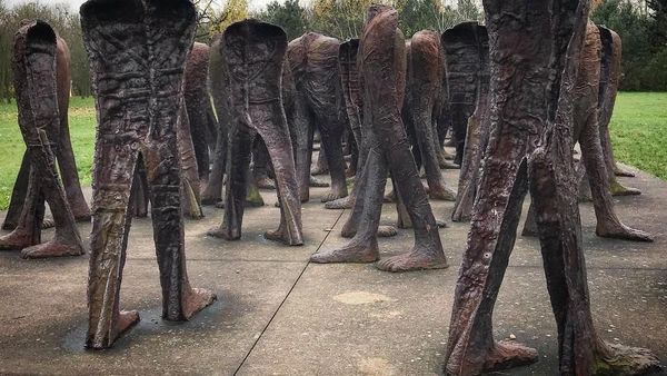 Foto: Patung Tanpa Kepala di Polandia, Unik atau Seram?