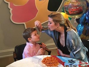Mengintip Kebersamaan Ivanka Trump dan Ketiga Anaknya Saat Makan