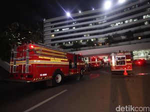 Lantai 4 Nusantara III DPR Terbakar 2 Kali dalam 47 Hari Lantai 4 Nusantara III DPR Terbakar 2 Kali dalam 47 Hari