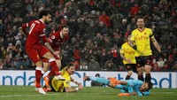 Gol keempat Salah yang memastikan kemenangan 5-0 Liverpool atas Watford. Salah tampil luar biasa dan memecahkan beberapa rekor usai laga itu. (Phil Noble/Reuters)