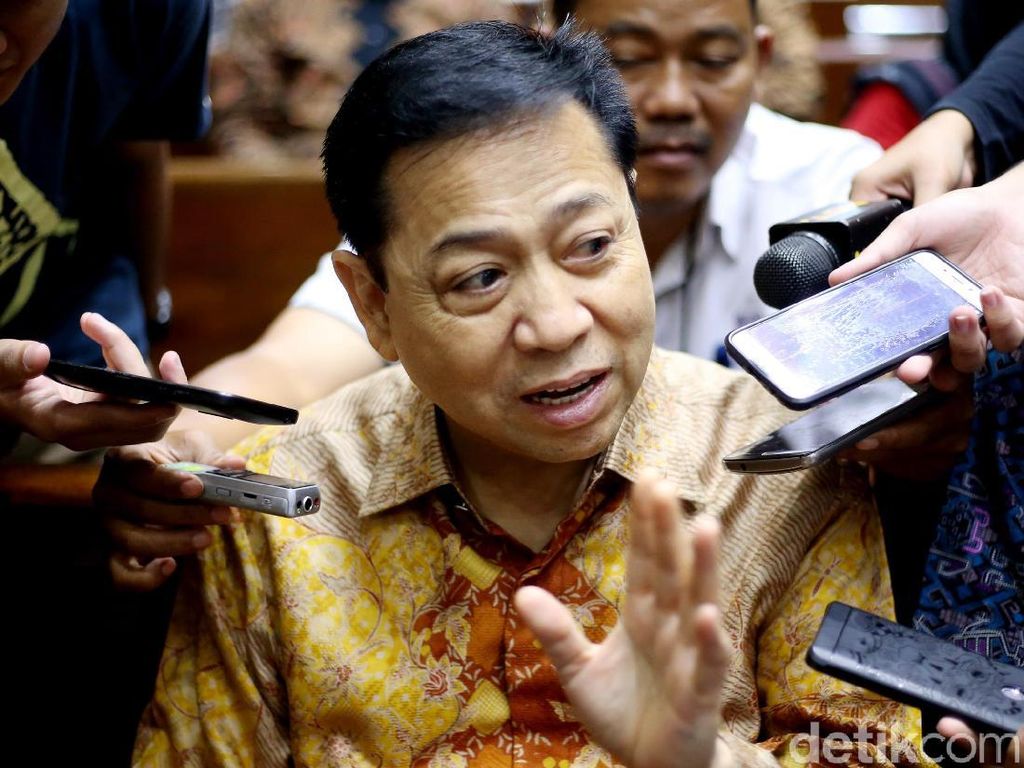 Setya Novanto Bantah Terima Uang e-KTP Setya Novanto Bantah Terima Uang e-KTP