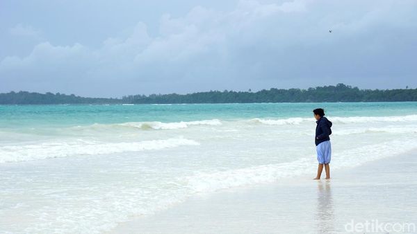 Pantai dengan Pasir Terhalus Sedunia Ada di Indonesia
