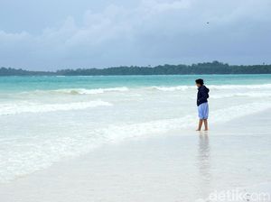 Pantai dengan Pasir Terhalus Sedunia Ada di Indonesia