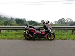 Si Penghuni Garasi Jarang Jalan-jalan