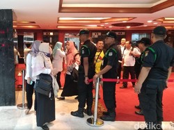 Gedung DPR Kebakaran, Pegawai Disuruh Pulang