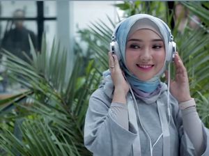 Intip Hijab Style Korea ala Ayu Indriati Intip Hijab Style Korea ala Ayu Indriati