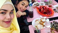 10 Momen Siti Nurhaliza Saat Masak Asam Podeh hingga Makan Salmon