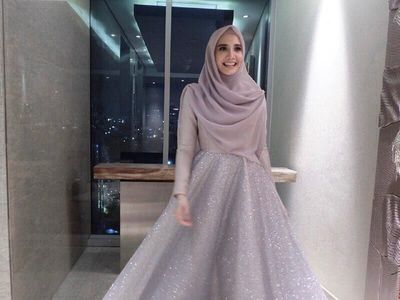Transformasi Gaya Hijab Zaskia Sungkar, Dulu Warna Warni Sekarang Syari