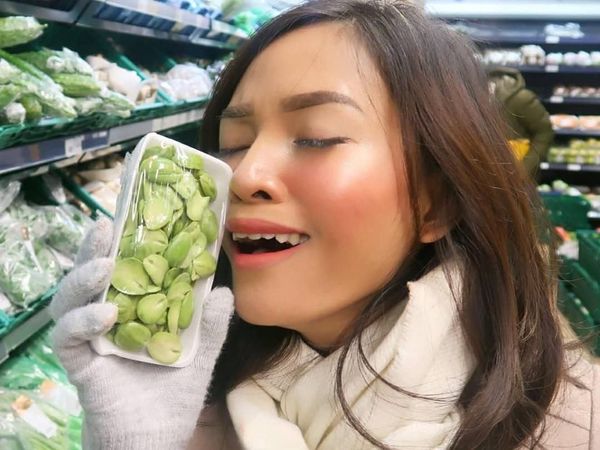 10 Foto Ini Bukti Selebgram Rachel Goddard Doyan Banget Makan
