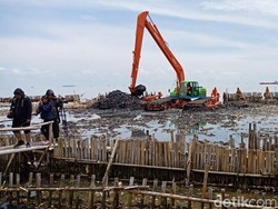 100 Ton Sampah Teluk Jakarta Ditargetkan Terangkut Pekan Ini