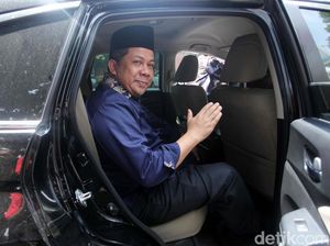 Fahri Hamzah Tak Ada di Gedung DPR Saat Ruangannya Berasap Fahri Hamzah Tak Ada di Gedung DPR Saat Ruangannya Berasap