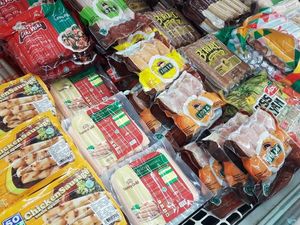 Kreasi Makanan dengan Sosis dan Bakso Kreasi Makanan dengan Sosis dan Bakso