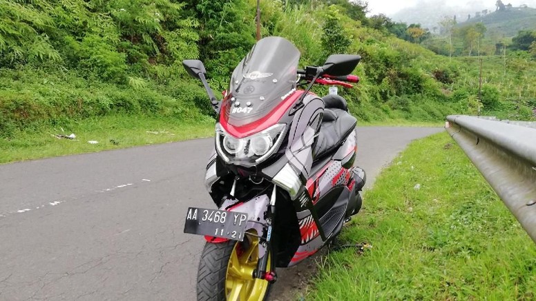 Si Penghuni Garasi Jarang Jalan-jalan
