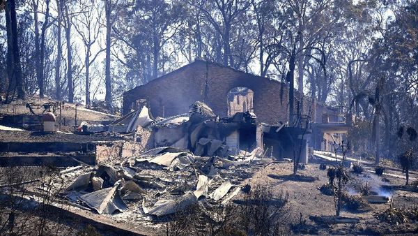 Foto: Dipicu Petir, Begini Parahnya Kebakaran Hutan Australia