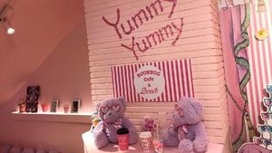 Pinky! Kafe Ini Ditata dengan Warna dan Interior Serba Pink