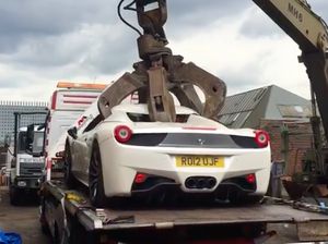 Disangka Barang Curian, Ferrari 458 Spider ini Dihancurkan Polisi