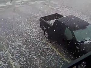 Heboh Hujan Es Sebesar Bola Bisbol Mengguyur Texas