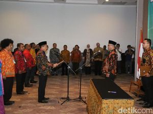 Lantik 135 Anggota Timsel, KPU Ingatkan Pentingnya Kerja Sama