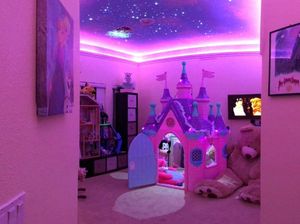 Keren! Kamar Tidur Bocah Ini Disulap Ayahnya Jadi Disneyland Keren! Kamar Tidur Bocah Ini Disulap Ayahnya Jadi Disneyland