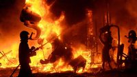Foto: Aksi Bakar Monumen di Festival Las Fallas Spanyol