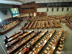 Paripurna Penutupan DPR: 169 Wakil Rakyat Hadir, 108 Izin, 283 Absen