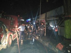 3 Unit Toko di Probolinggo Terbakar, Api Berhasil Dipadamkan