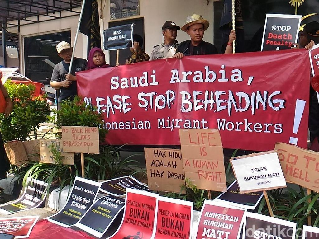 Protes TKI Zaini Dipancung, Aktivis Demo di Kedubes Arab Saudi Protes TKI Zaini Dipancung, Aktivis Demo di Kedubes Arab Saudi