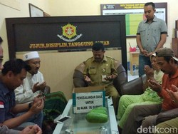 Kasihan Nenek ini, Dia Dilaporkan ke Polisi karena Curi 3 Pepaya