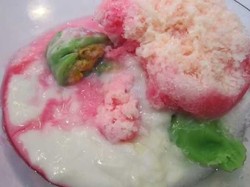 Dari Makassar, Ada Es Pisang Ijo dan Es Palu Butung yang Legit