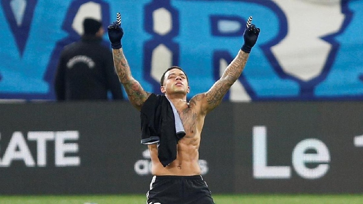 Memphis Depay baru saja luncurkan lagu perdananya (Philippe Laurenson/Reuters)
