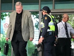 Pelapor Mengaku Dilecehkan Kardinal George Pell di Kolam Renang