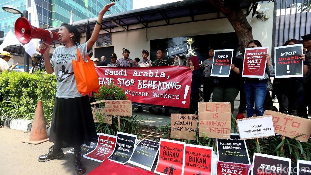 Kecam Hukum Mati TKI, Aktivis Demo Kedubes Arab Saudi Kecam Hukum Mati TKI, Aktivis Demo Kedubes Arab Saudi