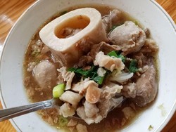 Bakso Balungan Jumbo Khas Lumajang Ini Semangkuk Rp 70 Ribu, Bikin Auto Ngiler