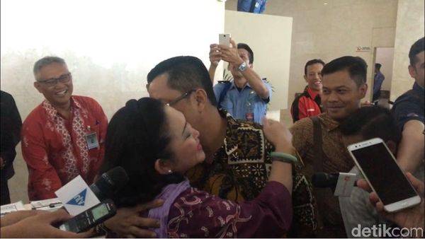 Foto: Mesranya Titiek-Mahyudin di Tengah Ribut Kursi Pimpinan MPR