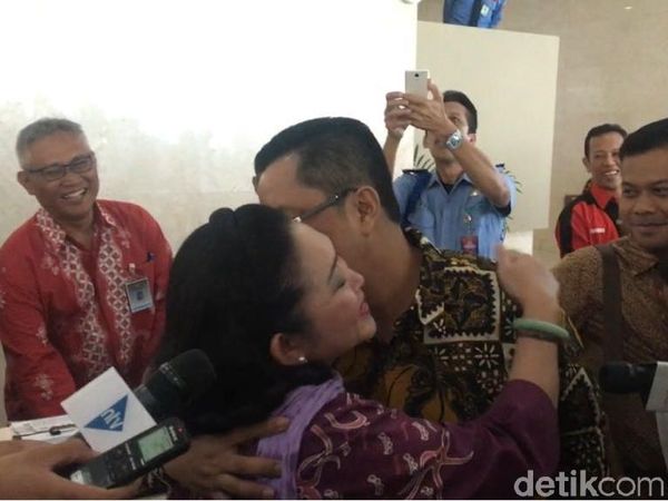 Foto: Mesranya Titiek-Mahyudin di Tengah Ribut Kursi Pimpinan MPR