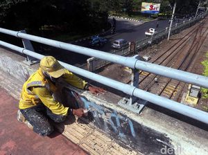 Jelang Asian Games Jembatan Slipi Dipercantik