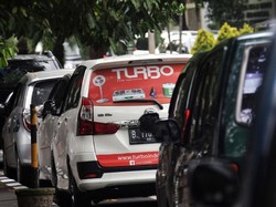 PPKM Level 4 Berlaku Besok, Kapasitas Angkutan Umum-Taksi Online 50%