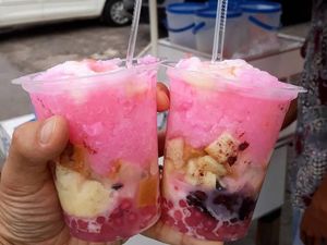 5 Jajanan Es Jadul Gerobakan Ini Selalu Menggoda, Mana Favoritmu? 5 Jajanan Es Jadul Gerobakan Ini Selalu Menggoda, Mana Favoritmu?