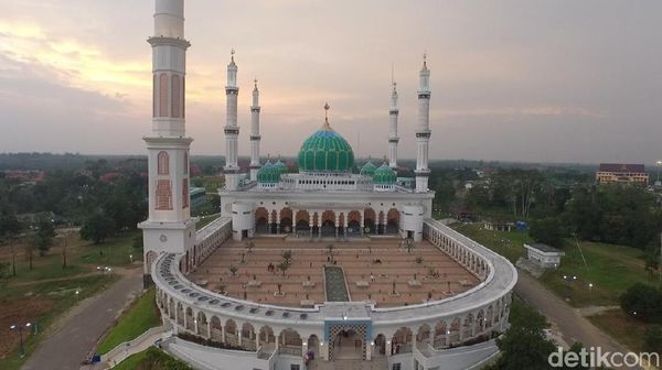 Foto Drone: Keagungan Salah Satu Masjid Terbaik se-Indonesia