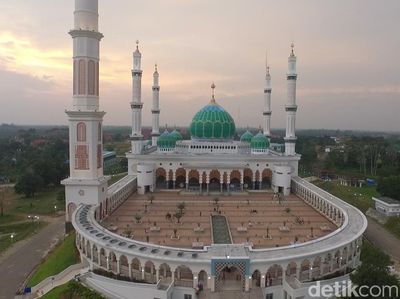 Foto Drone: Keagungan Salah Satu Masjid Terbaik se-Indonesia