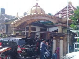 Lagi, KPK Geledah Kediaman Wali Kota Malang Non Aktif Moch Anton Lagi, KPK Geledah Kediaman Wali Kota Malang Non Aktif Moch Anton