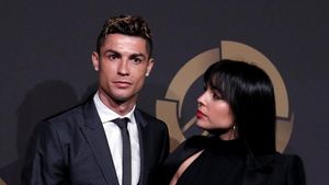 Perempuan-Perempuan Cantik di Sekitar Ronaldo