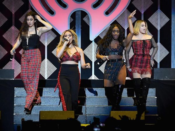 Fifth Harmony Vakum, Lihat Lagi Gaya Seksinya yang Mencuri Perhatian