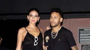 Foto: Cedera Tak Halangi Neymar Berpesta di Brasil