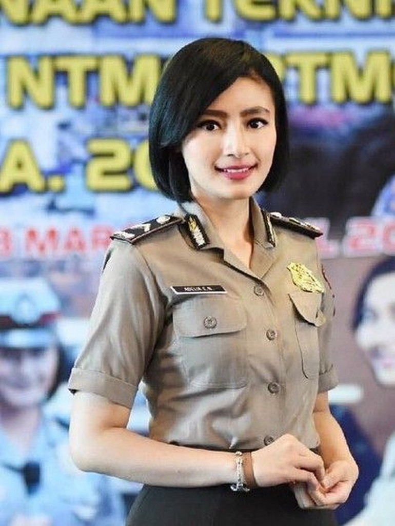 Jatuh Hati Pesona 9 Polwan Cantik Yang Pernah Viral