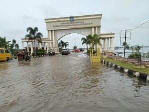 Sungai Ogan Meluap Kepung Kompleks Pemerintahan di Ogan Ilir Sungai Ogan Meluap Kepung Kompleks Pemerintahan di Ogan Ilir