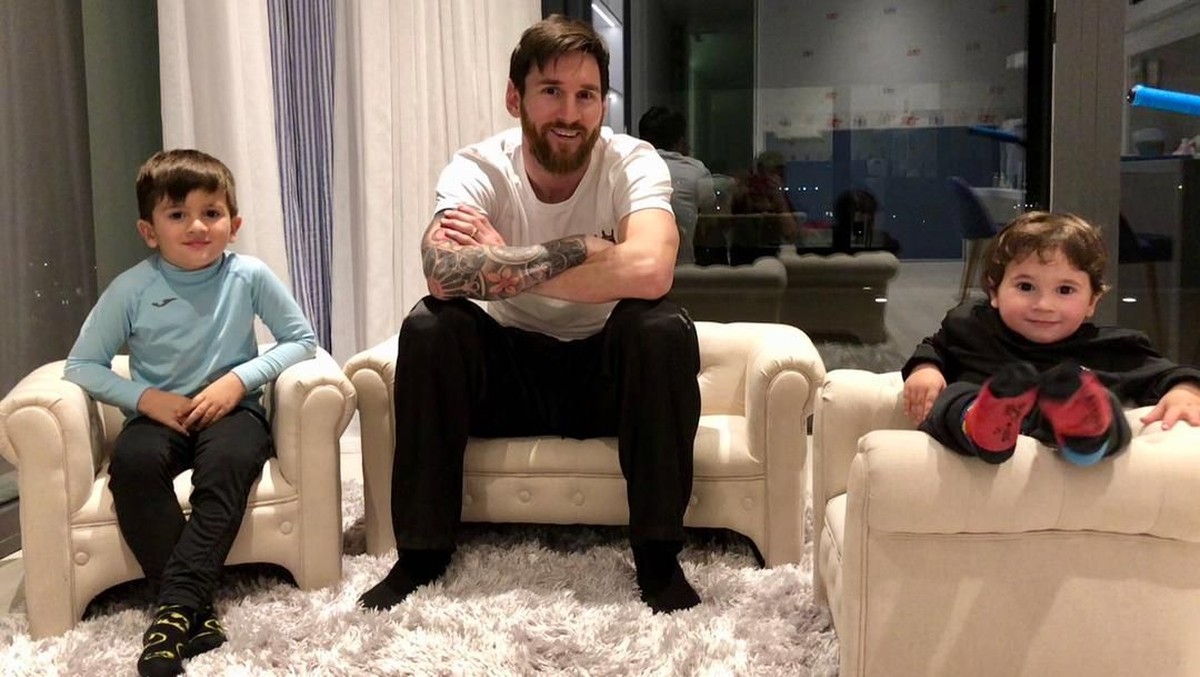 Lionel Messi jadi punya lebih banyak waktu untuk keluarganya selama lockdown (Foto: instagram @leomessi)